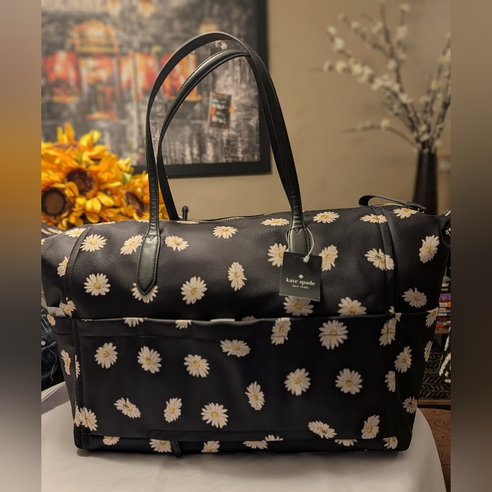 Kate Spade Nylon  Chelsea Weekender Travel bag -  Black with Daisy Print NWT - Picture 2 of 5